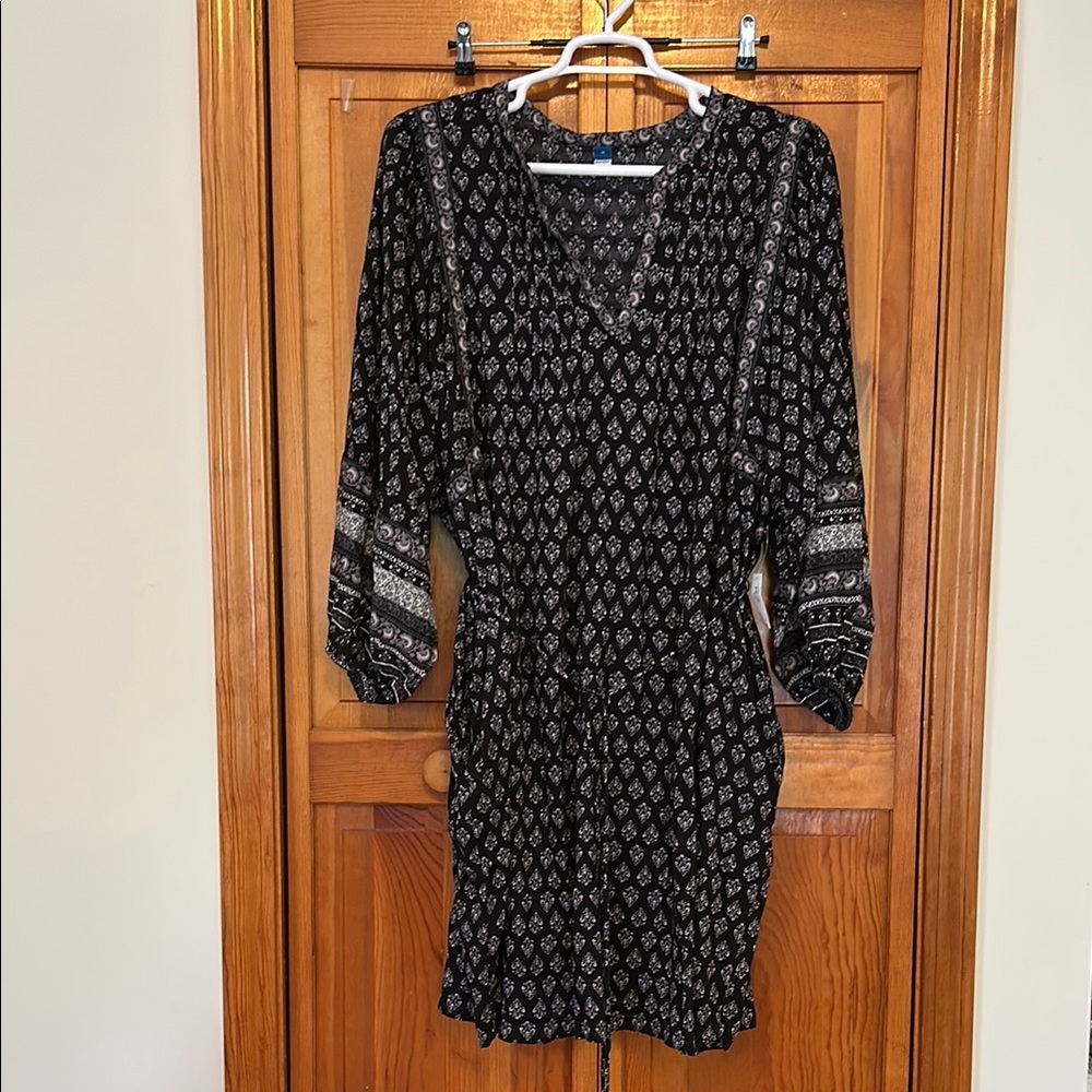 Old Navy Black & White Boho V‑Neck Dress 4X NWT • Tie‑Belt Midi